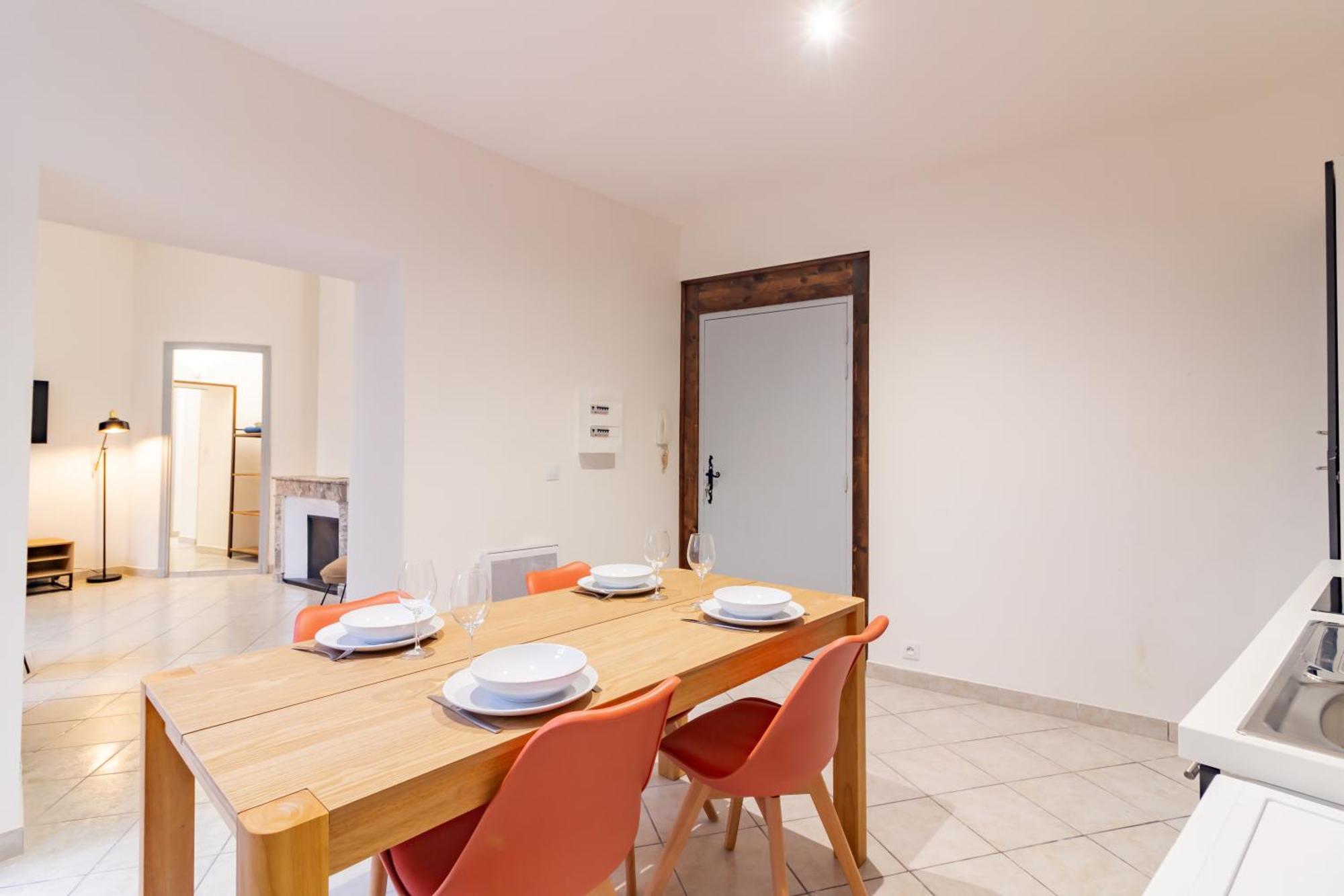Spacieux Appartement En Plein Coeur De Безье Экстерьер фото